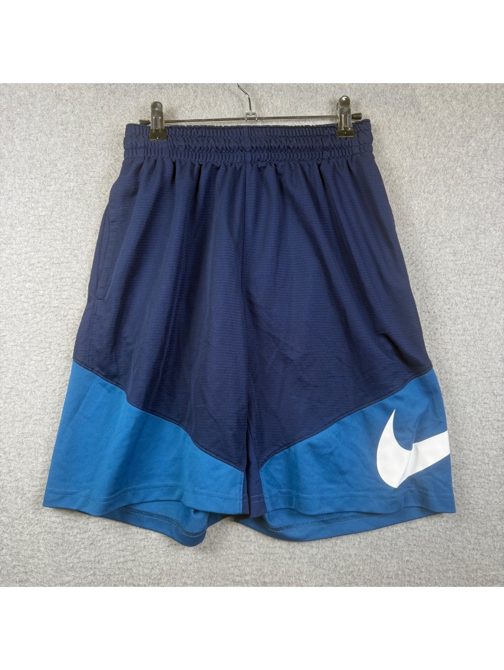 Nike Dri-FIT boys Athletic Shorts Blue Color Block Sport Training Size Medium